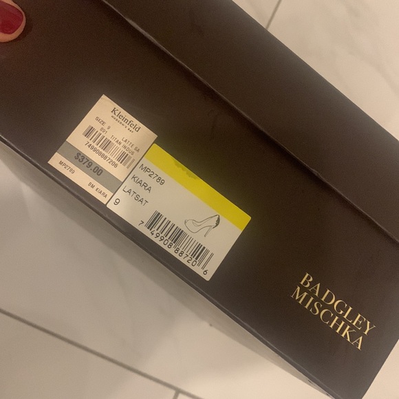 Badgley Mischka Kiara Crystal Back Open Toe Pump size 9 - Picture 6 of 6